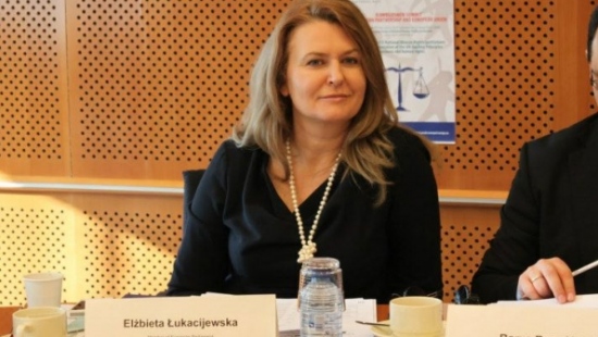 Elżbieta Łukacijewska pyta Komisarza UE ds. Polityki regionalnej o wstrzymanie unijnych dotacji dla Województwa Podkarpackiego