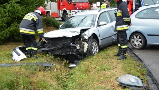 Na drogach znów niebezpiecznie. Dwie osoby ranne w wypadku w Orzechówce (ZDJĘCIA)