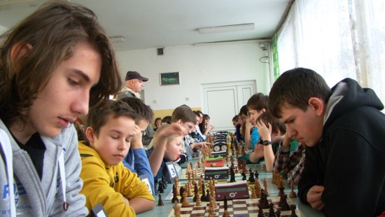 Rewelacyjne debiuty podczas turnieju szachowego w Gimnazjum nr 4 (ZDJĘCIA)