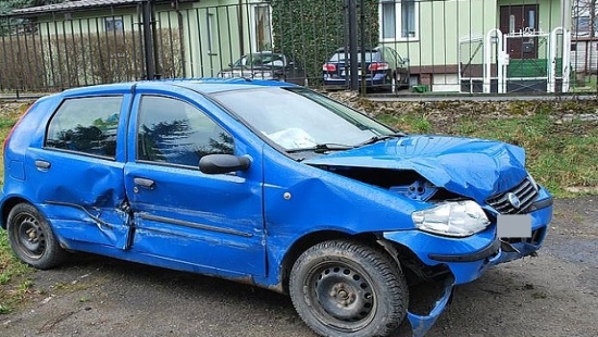 5-letnia dziewczynka ranna w wypadku samochodowym w Lutowiskach