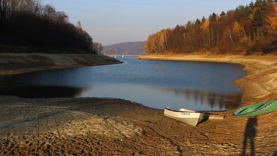 SOLINA: Stan wody w Zalewie Solińskim obniżył się o 4 metry (ZDJĘCIA)