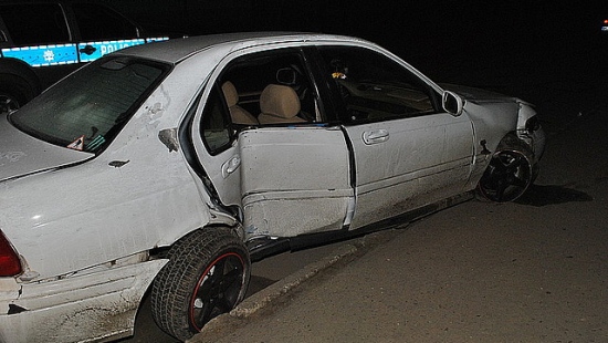 Pijany kierowca uderzył w latarnię (ZDJĘCIA)