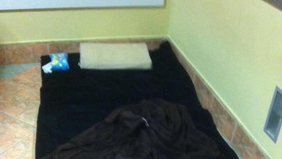 Przepełniony oddział dziecięcy sanockiego szpitala. Spór o łóżko dla matki 14-miesięcznego chłopca chorego na zapalenie płuc