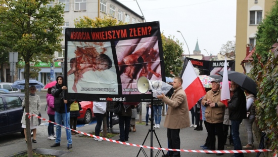 Zwolennicy aborcji kontra obrońcy życia. Dwie manifestacje na Placu Harcerskim (RETRANSMISJA, ZDJĘCIA)