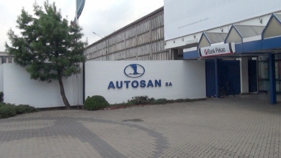 380 pracowników Autosanu otrzymało nowe umowy o pracę