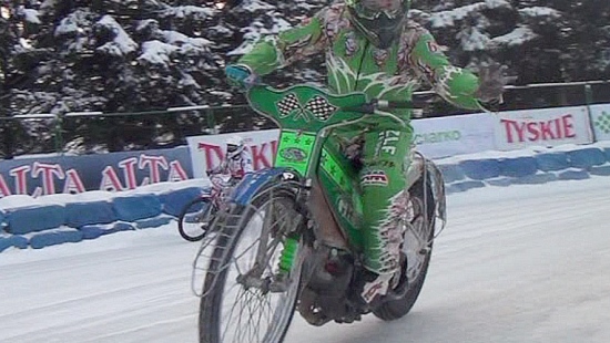 Hokej, łyżwy szybkie, motocykle na śrubkach, gwiazdy sportu i wielkie ściganie. VII Ice Racing Sanok Cup w pigułce (FILM)