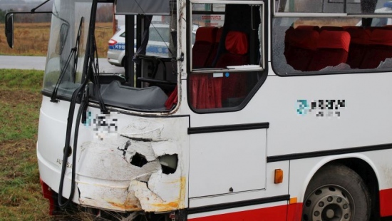 POWIAT SANOCKI: Groźne zderzenie dwóch autobusów. W jednym dzieci jechały do szkoły (ZDJĘCIA)