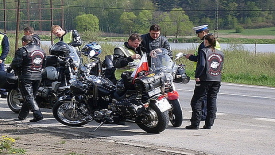 Patrz w lusterka – motocykle są wszędzie. Inauguracja policyjnej kampanii ,,Kieruj się rozsądkiem” (ZDJĘCIA)